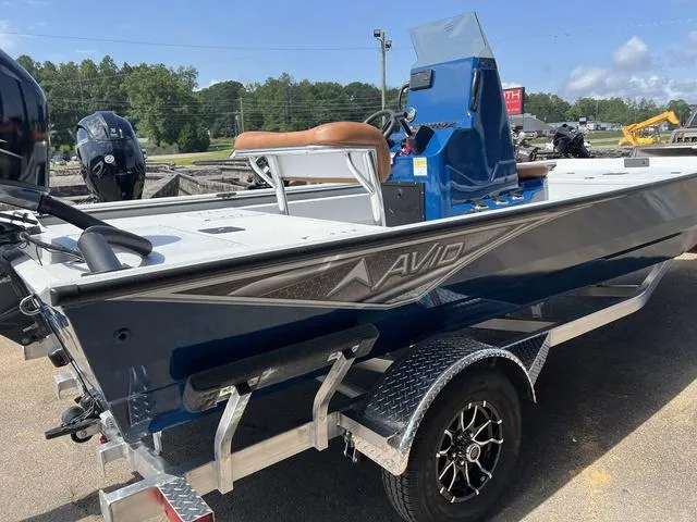 Slide: The Image of Avid 20 Rogue 2024 - 8