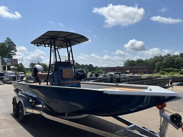 Slide: The Image of Avid 20 Rogue 2025 - 4