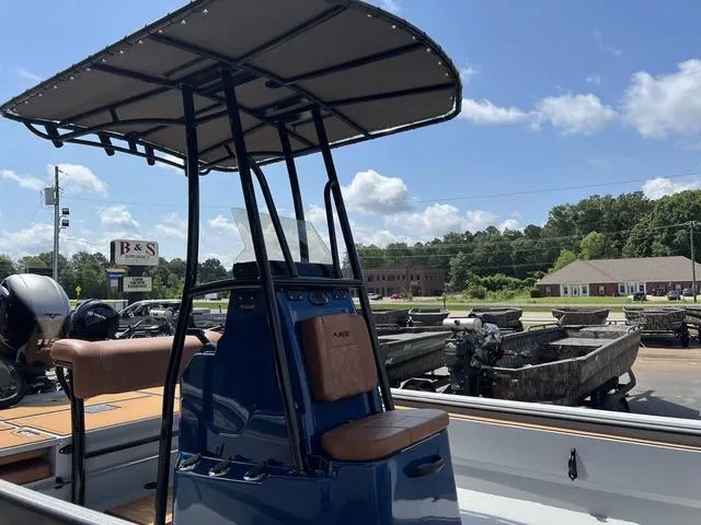 Slide: The Image of Avid 20 Rogue 2025 - 5