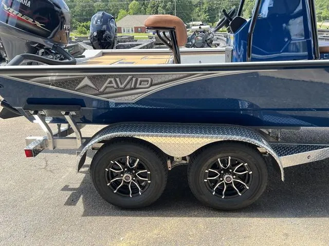 Slide: The Image of Avid 20 Rogue 2025 - 6