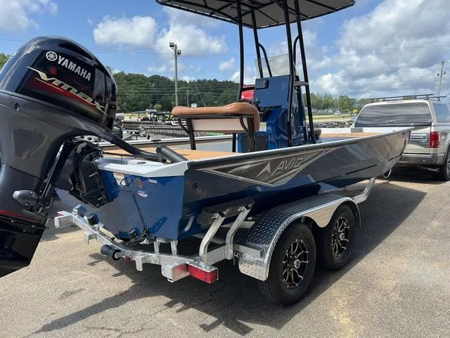 Slide: The Image of Avid 20 Rogue 2025 - 8