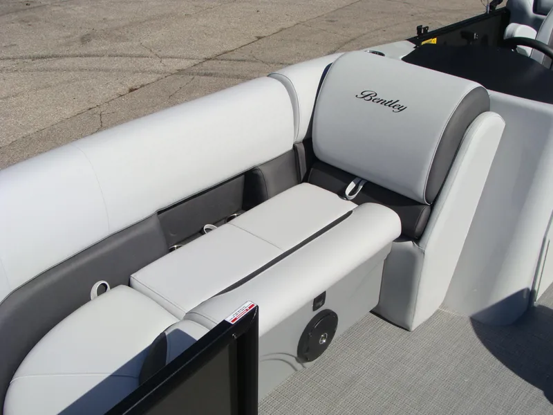 Slide: The Image of Bentley Pontoons 220 Legacy 2024 - 12