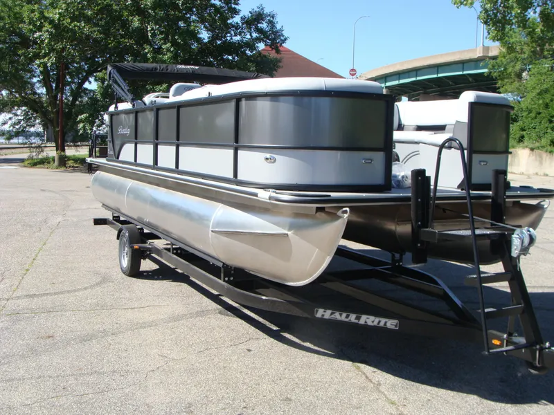 Slide: The Image of Bentley Pontoons 220 Legacy 2024 - 13