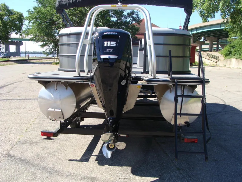 Slide: The Image of Bentley Pontoons 220 Legacy 2024 - 2