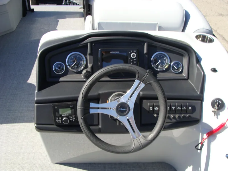 Slide: The Image of Bentley Pontoons 220 Legacy 2024 - 7