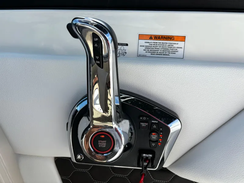 Slide: The Image of Sea Ray SDX 270 Outboard 2023 - 50