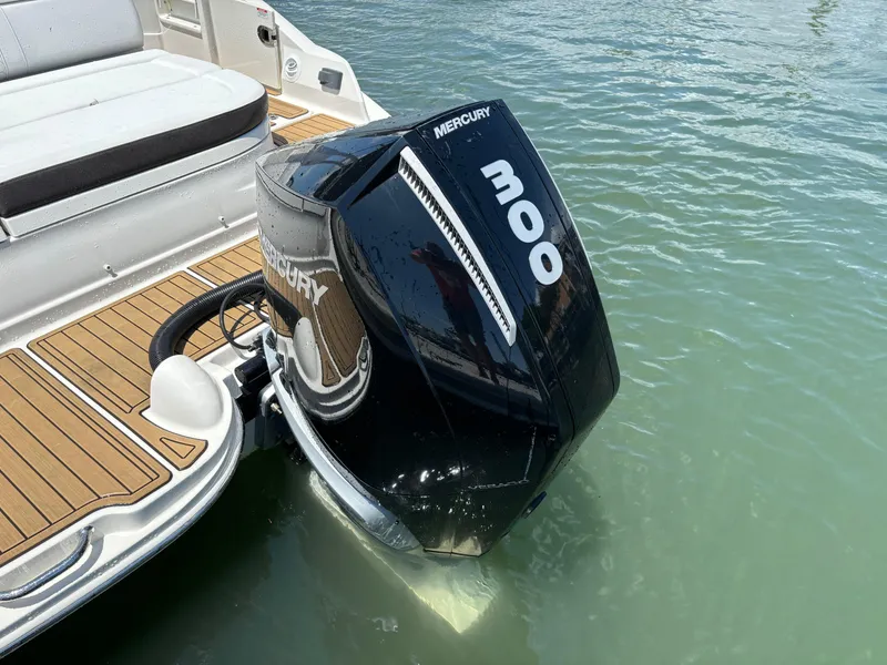 Slide: The Image of Sea Ray SDX 270 Outboard 2023 - 53
