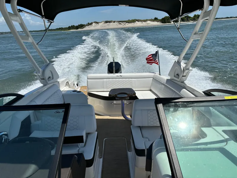 Slide: The Image of Sea Ray SDX 270 Outboard 2023 - 54