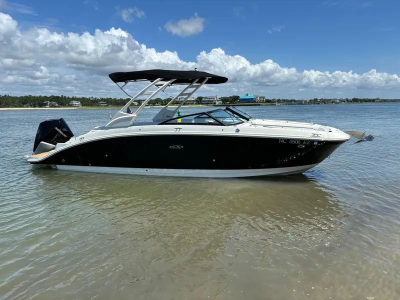 Slide: The Image of Sea Ray SDX 270 Outboard 2023 - 55