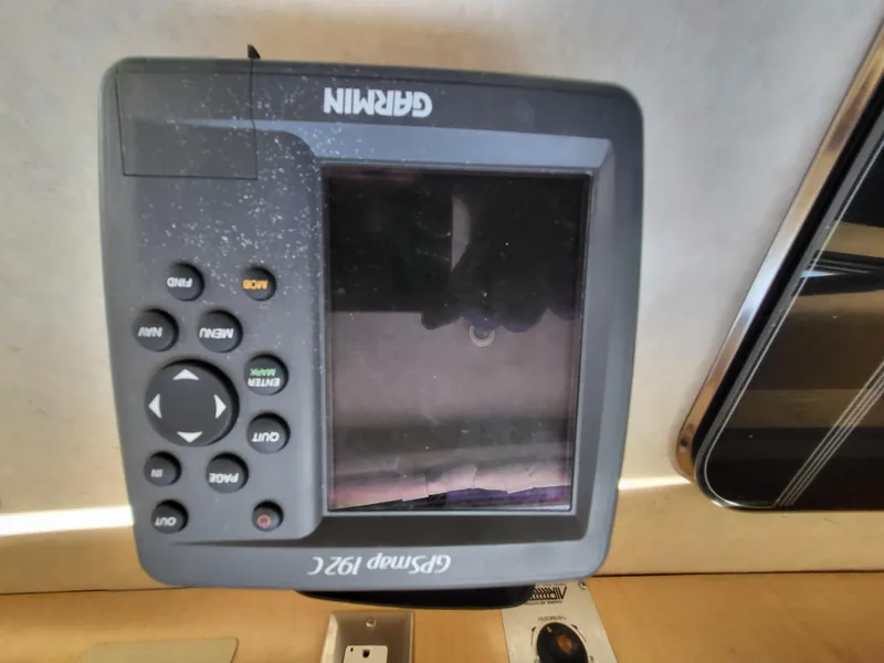 Slide: The Image of Garmin GPSmap 192C device on a 2000 Bayliner 2859 Ciera Express boat. - 20