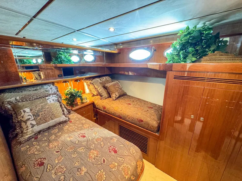 Slide: The Image of Luxurious cabin interior of a 2006 Ocean Alexander 58 Pilothouse yacht. - 34