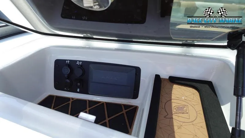 Slide: The Image of Super Air Nautique GS24 - 21