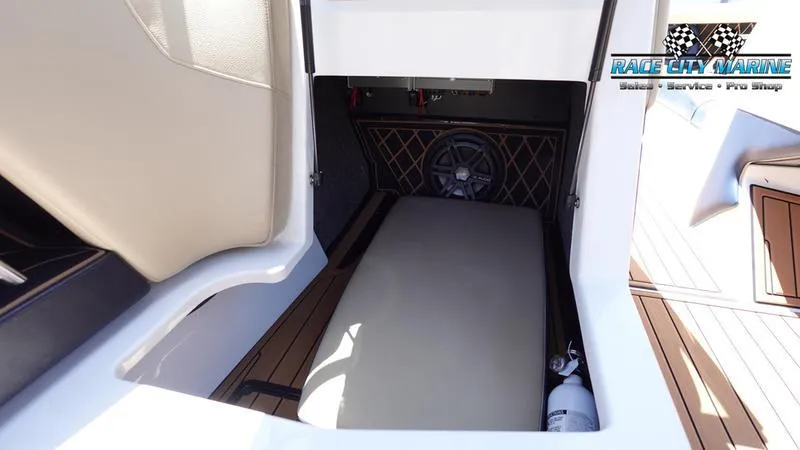 Slide: The Image of Super Air Nautique GS24 - 22