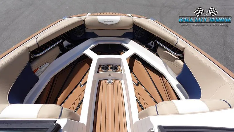 Slide: The Image of Super Air Nautique GS24 - 28