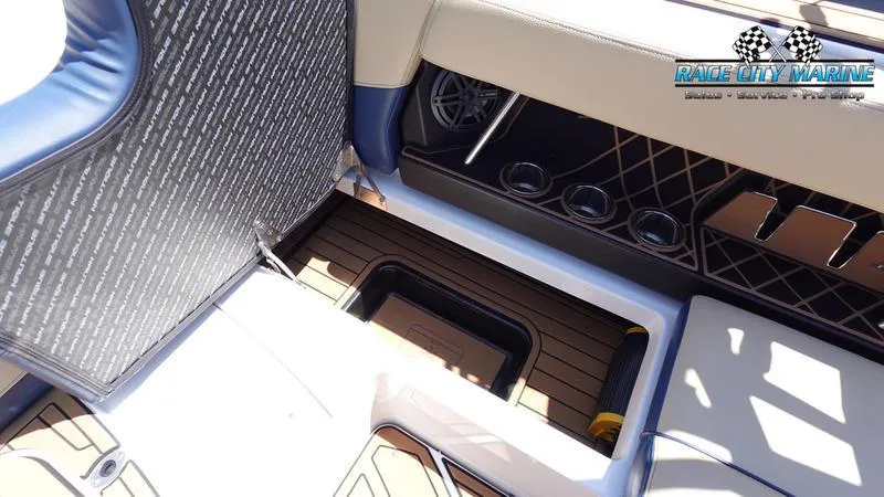 Slide: The Image of Super Air Nautique GS24 - 33