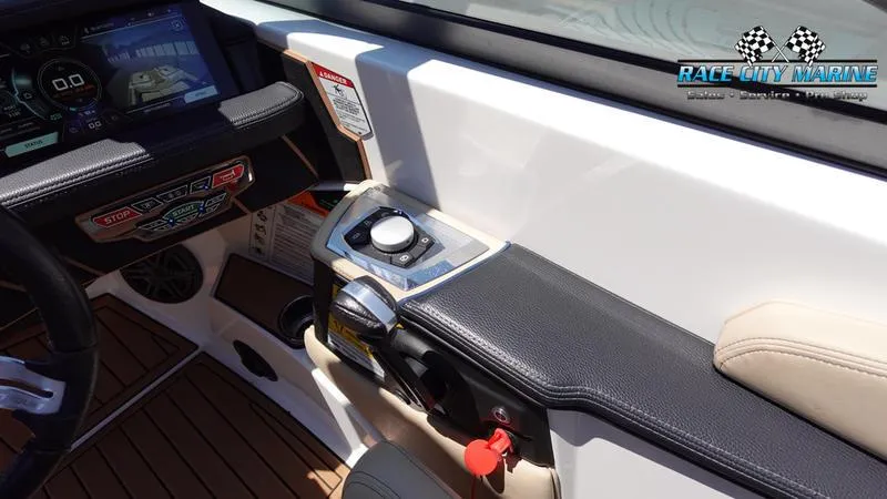 Slide: The Image of Super Air Nautique GS24 - 34