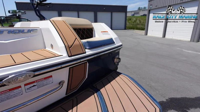 Slide: The Image of Super Air Nautique GS24 - 8