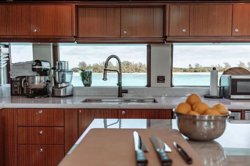 Slide: The Image of Hargrave Motor Yacht 2006 - 86