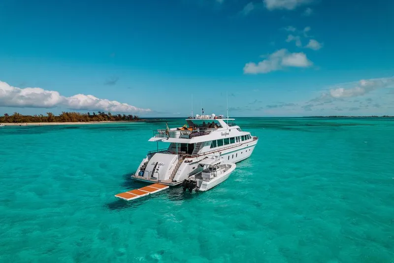 Slide: The Image of Hargrave Motor Yacht 2006 - 90