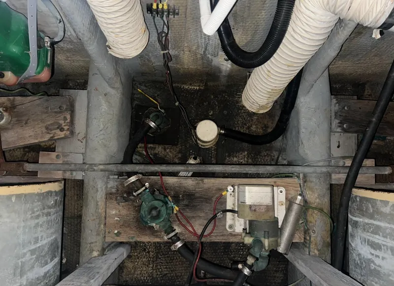 Slide: The Image of Trojan F-32 1979 - 16