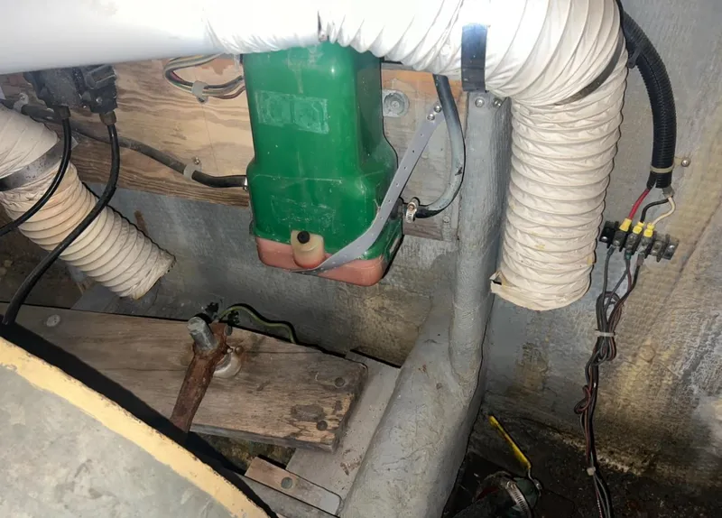 Slide: The Image of Trojan F-32 1979 - 17