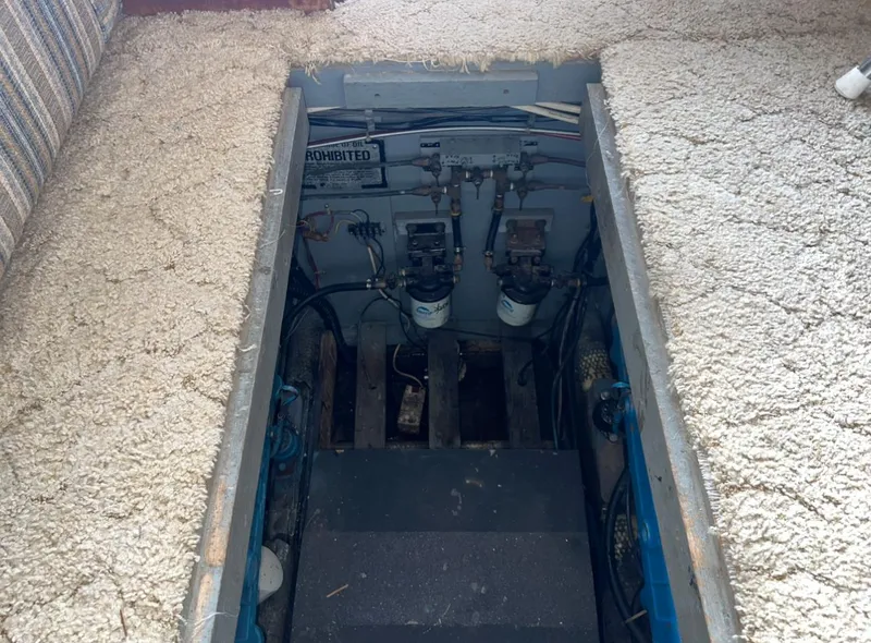 Slide: The Image of Trojan F-32 1979 - 41