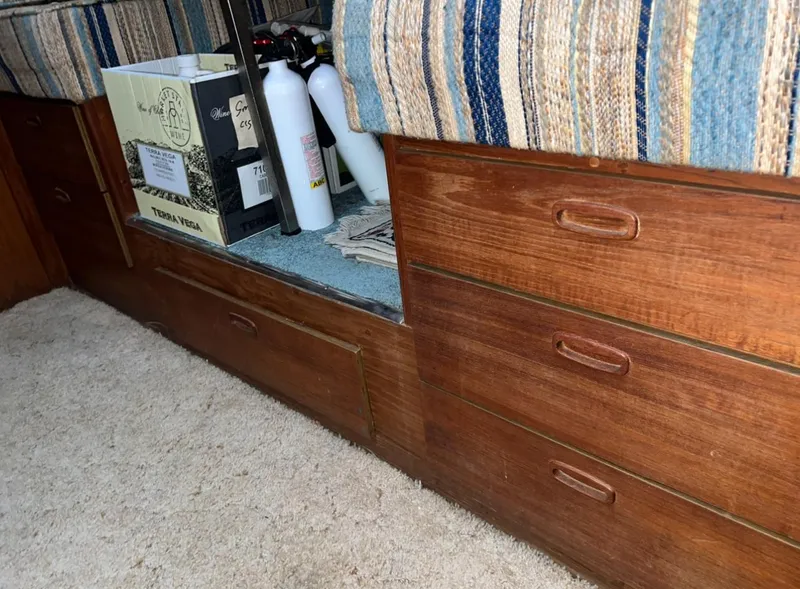 Slide: The Image of Trojan F-32 1979 - 61