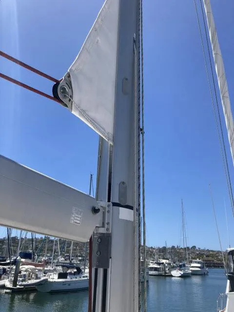 Slide: The Image of Beneteau Oceanis 45 sailboat mast and rigging in marina, 2014 model. - 39