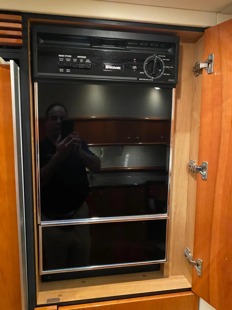 Slide: The Image of 1998 Sunseeker 62 Manhattan - 28