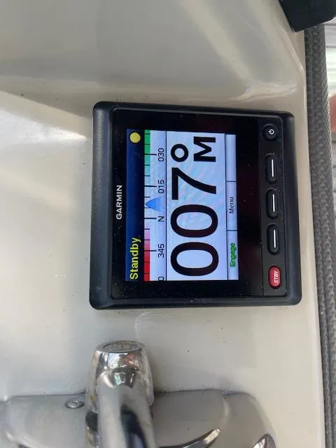 Slide: The Image of Garmin navigation display on 2005 Sea Ray 390 Sundancer boat. - 24