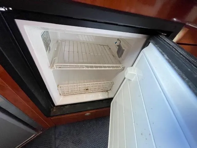 Slide: The Image of Sea Ray 390 Sundancer 2005 - 50