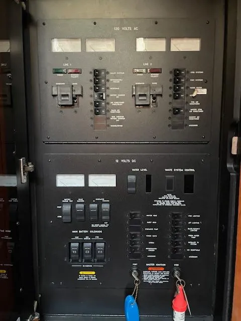 Slide: The Image of Sea Ray 390 Sundancer 2005 - 57