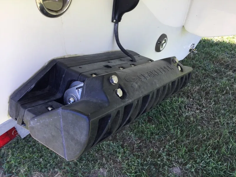 Slide: The Image of Pair Customs 24DV CENTER CONSOLE 2024 - 19