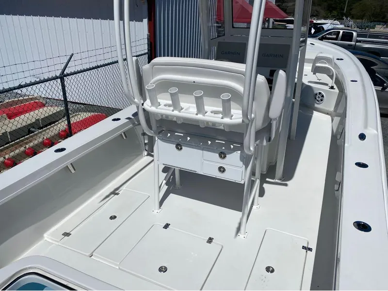 Slide: The Image of Pair Customs 27 DV Center Console 2024 - 5