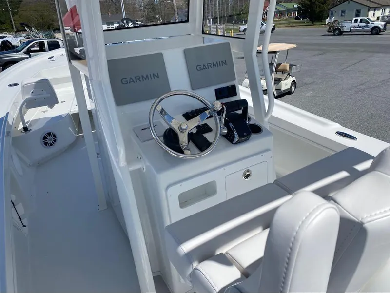 Slide: The Image of Pair Customs 27 DV Center Console 2024 - 6