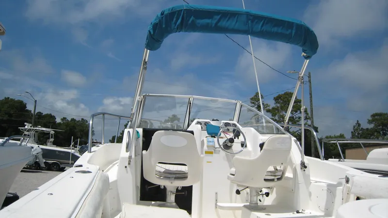 Slide: The Image of Aquasport 225 EXPLORER/ w/2020 DF200ATX2 SUZUKI FOURSTROKE 1999 - 6