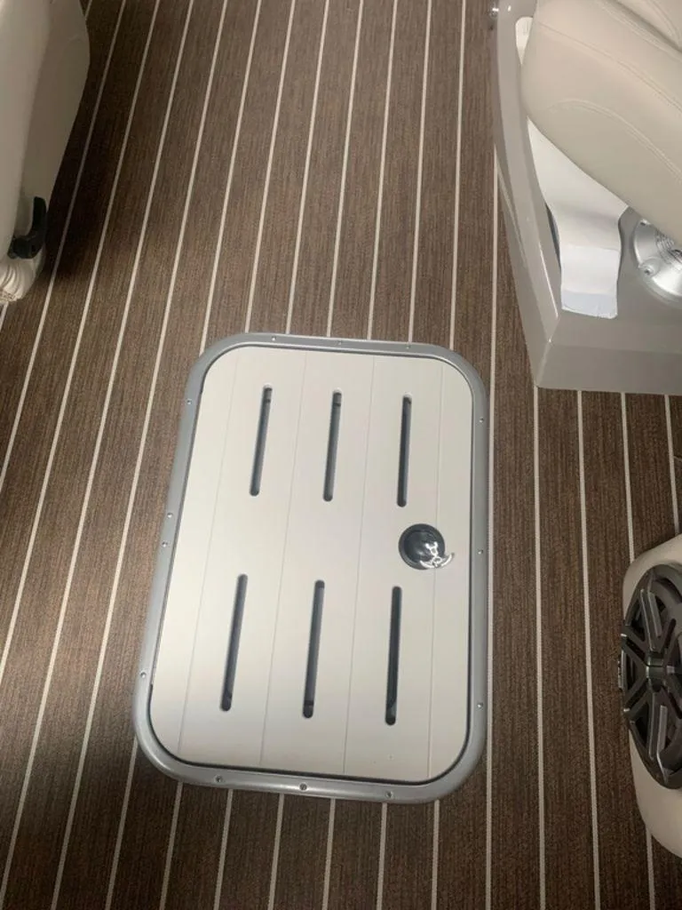 Slide: The Image of Premier Solaris RF 230 DL 2022 - 14