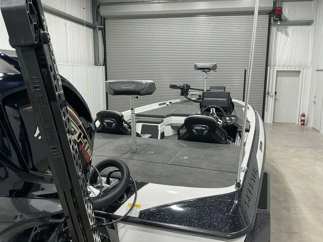 Slide: The Image of Skeeter FXR20 Limited 2024 - 11