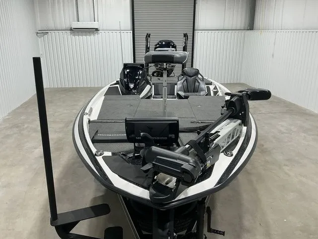 Slide: The Image of Skeeter FXR20 Limited 2024 - 12