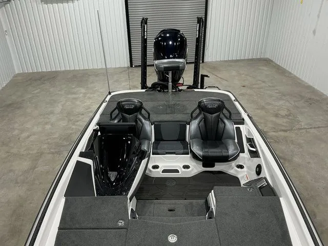 Slide: The Image of Skeeter FXR20 Limited 2024 - 15