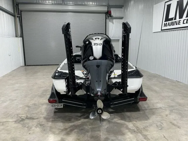 Slide: The Image of Skeeter FXR20 Limited 2024 - 4