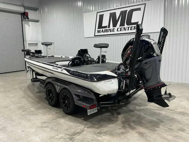 Slide: The Image of Skeeter FXR20 Limited 2024 - 5