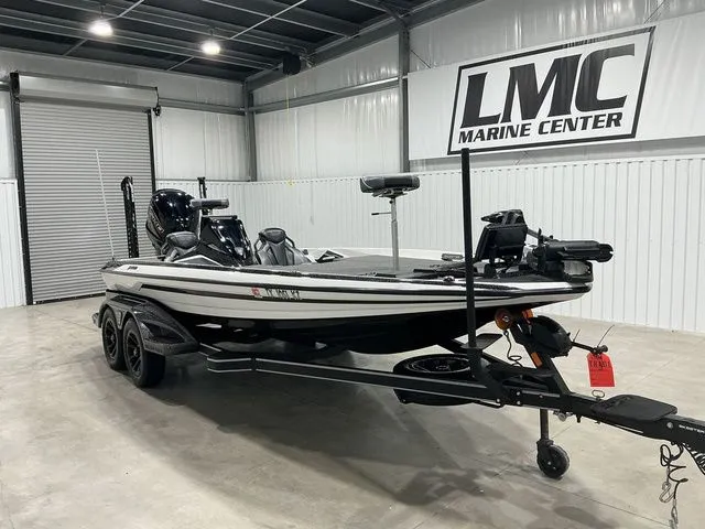 Slide: The Image of Skeeter FXR20 Limited 2024 - 7