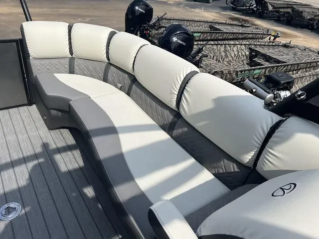 Slide: The Image of Veranda VP25RCT 2025 - 16