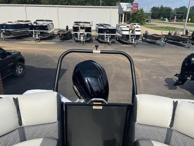 Slide: The Image of Veranda VP25RCT 2025 - 17