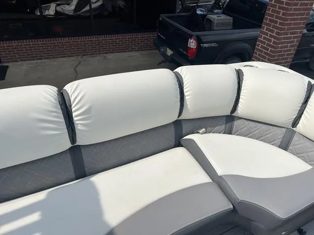 Slide: The Image of Veranda VP25RCT 2025 - 18