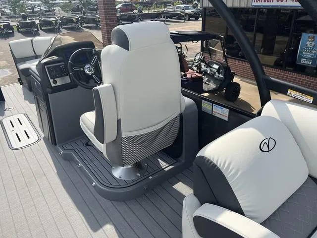 Slide: The Image of Veranda VP25RCT 2025 - 19