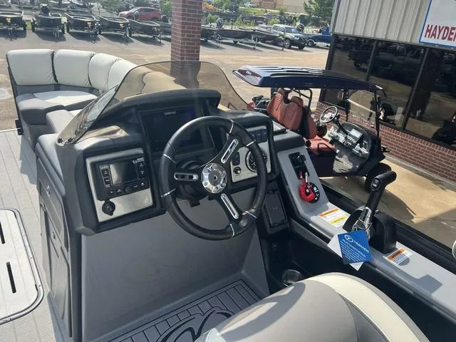 Slide: The Image of Veranda VP25RCT 2025 - 21