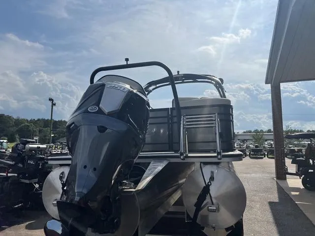 Slide: The Image of Veranda VP25RCT 2025 - 7