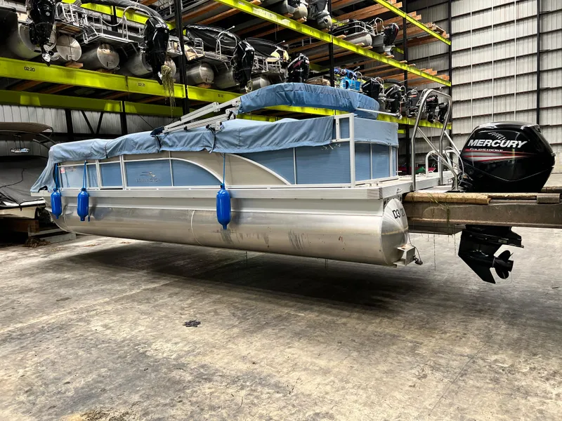 Slide: The Image of Bennington 24 SX 2016 - 1